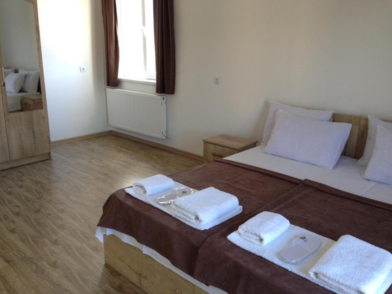 Hotel Continental Gori Esterno foto