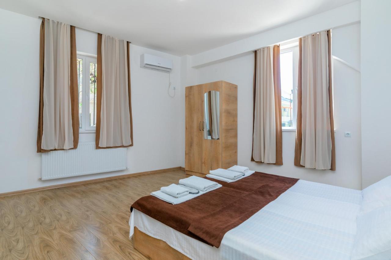 Hotel Continental Gori Esterno foto